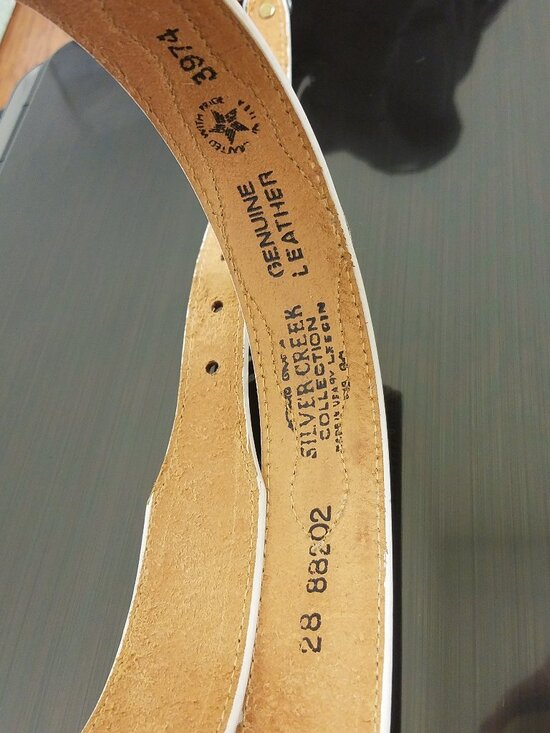 Silver Creek Collection Southwest Western Beaded Style White Leather Belt 27-30\